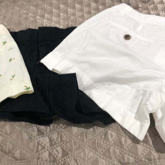 4 pair like new Uniqlo shorts bundle 🌸👏 - Picture 5 of 8